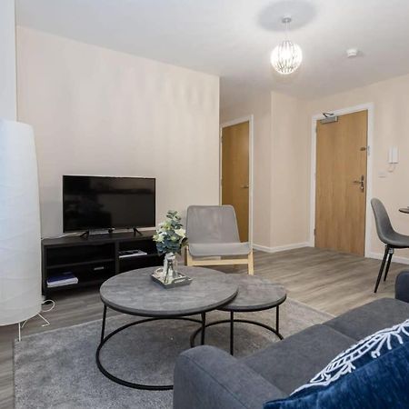 Lovely 1 Bedroom Apartment In Манчестър Екстериор снимка