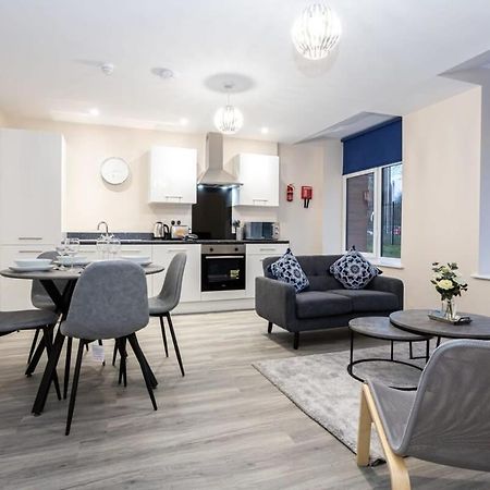 Lovely 1 Bedroom Apartment In Манчестър Екстериор снимка