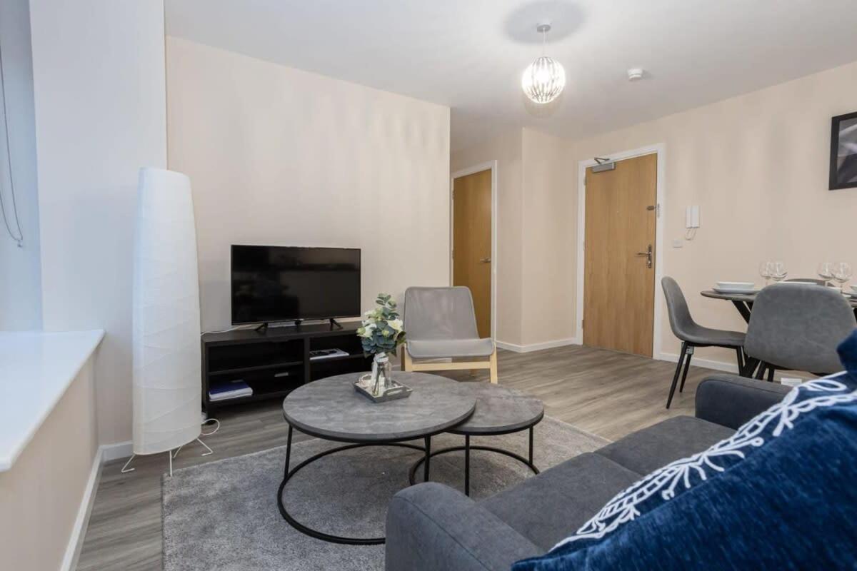 Lovely 1 Bedroom Apartment In Манчестър Екстериор снимка