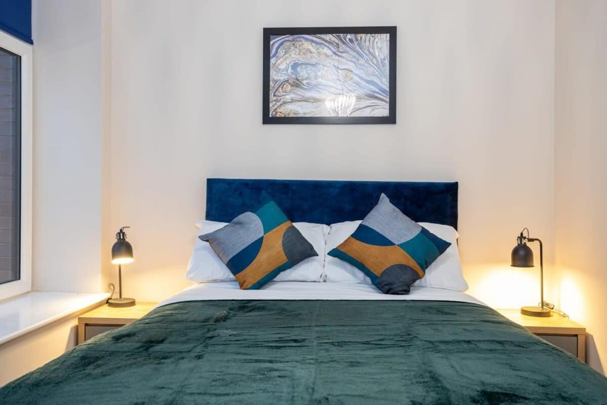 Lovely 1 Bedroom Apartment In Манчестър Екстериор снимка